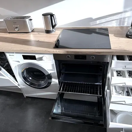 Mona Lisa, Komplette Wohnung, 24h Check-in, Mit Parkplatz, Balkon, 2x Smart Tv, Zentrum Apartment Braunschweig