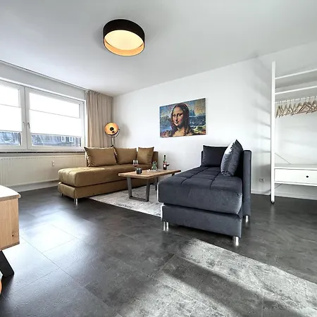 Mona Lisa, Komplette Wohnung, 24h Check-in, Mit Parkplatz, Balkon, 2x Smart Tv, Zentrum Apartment Braunschweig