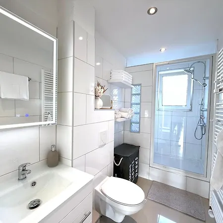 Mona Lisa, Komplette Wohnung, 24h Check-in, Mit Parkplatz, Balkon, 2x Smart Tv, Zentrum Braunschweig